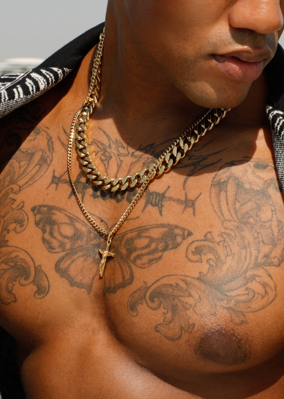 Crucifix Pendant. - (Gold)