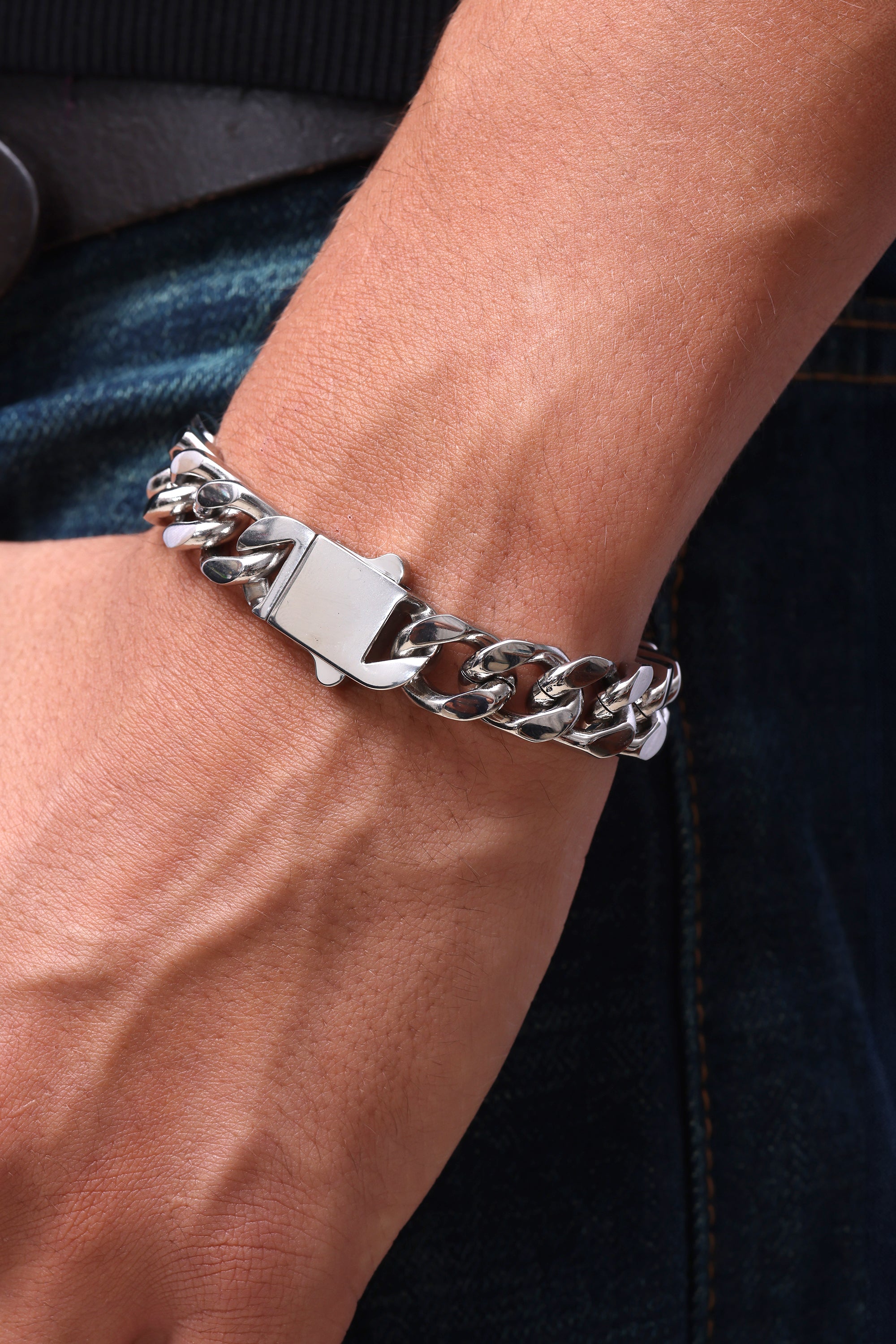 Cuban Bracelet. - (Silver) 12MM